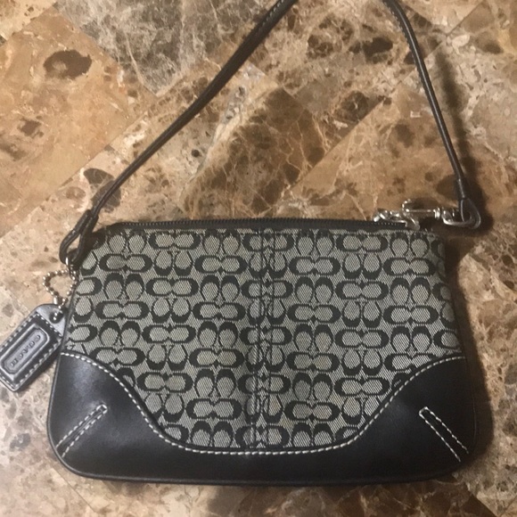 Coach Wristlet Authentic